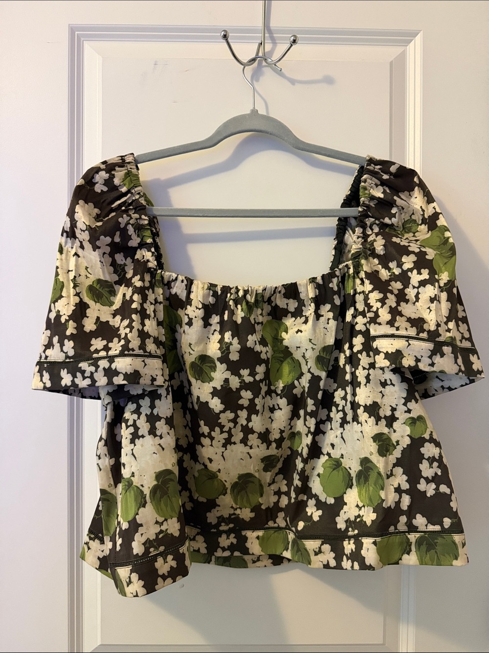 Tuckernuck Black Floral Square-Neck Puff Sleeve Top with Green Leaves